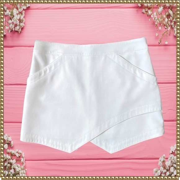 BCBGMAXAZRIA Off White Mini Skirt Asymmetrical Hem Small - Picture 2 of 12
